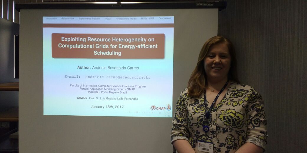 Dra. Andriele Busatto do Carmo em sua defesa de tese.