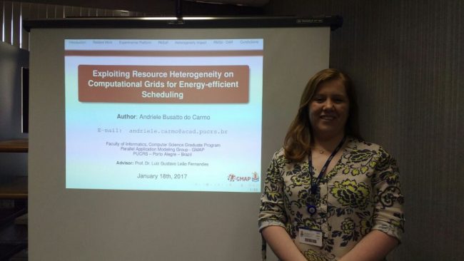 Dra. Andriele Busatto do Carmo em sua defesa de tese.