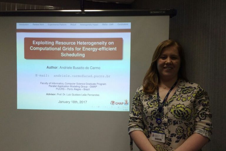 Dra. Andriele Busatto do Carmo em sua defesa de tese.